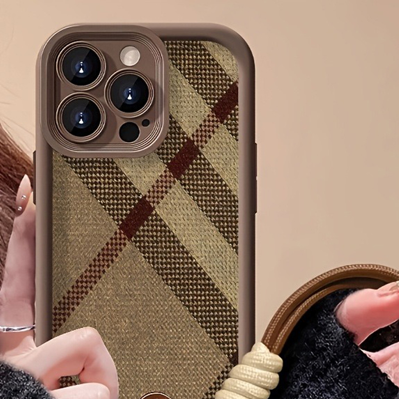 Коричневый чехол-накладка с ре – обзор и цена Samsung Galaxy S24